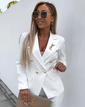 Elegant Tailored Women's Suit with Double-Breasted Design