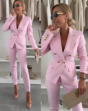 Elegant Tailored Women's Suit with Double-Breasted Design