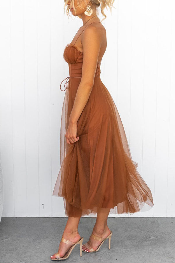 Elegant Summer Midi Dress with Tulle Skirt and Spaghetti Straps
