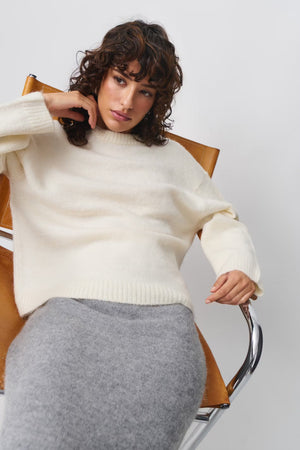 Women's Relaxed Crew Neck Knit Sweater