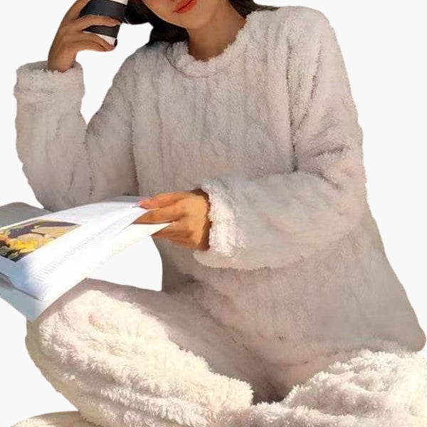 Women’s Cozy Two-Piece Fleece Pajama Set