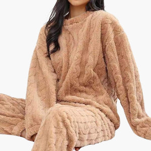 Women’s Cozy Two-Piece Fleece Pajama Set