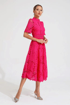 Chic Women’s Midi Dress with Delicate Lace Details