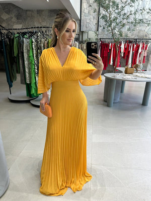 Colorful Pleated Maxi Dress with Elegant Flow