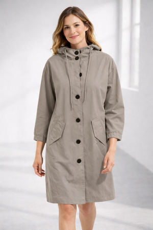 Chaqueta para mujer con capucha de longitud media