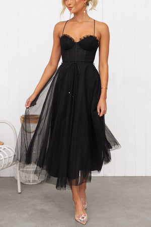 Elegant Summer Midi Dress with Tulle Skirt and Spaghetti Straps