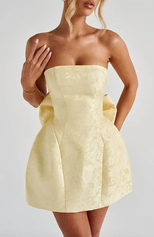 Elegant Strapless Jacquard Mini Dress with Open Back